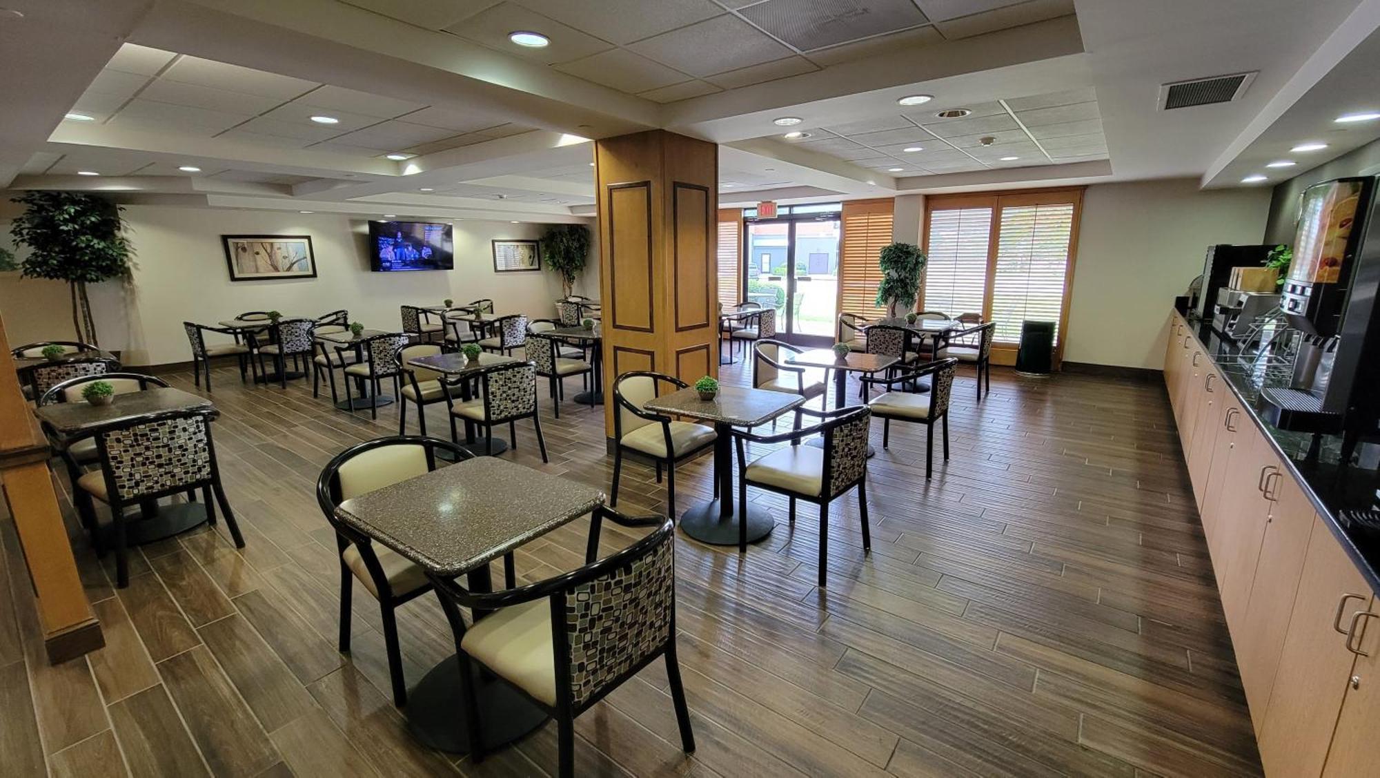 Independent Sphc Cross Creek Inn & Suites Фейетвилл Экстерьер фото