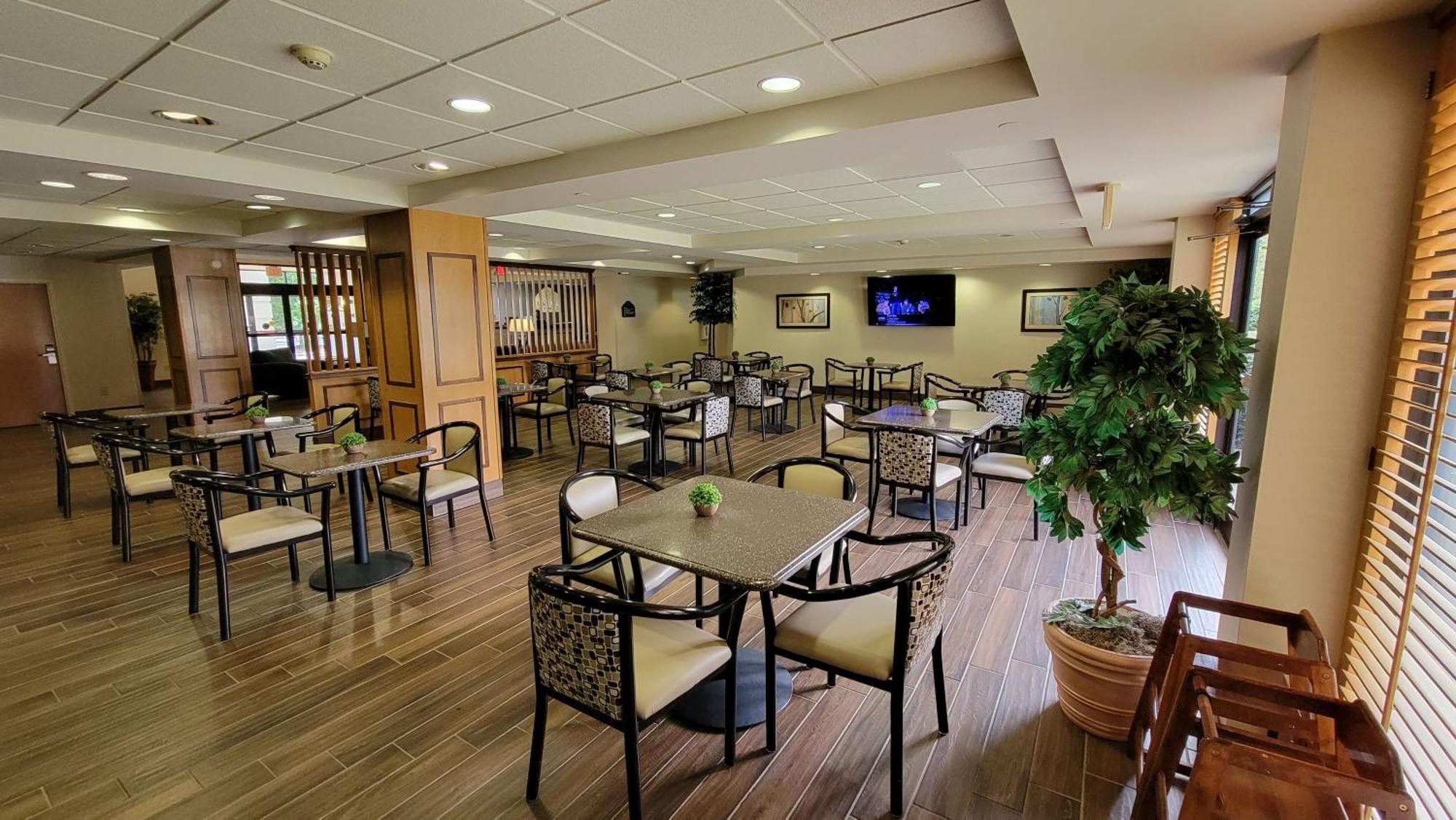 Independent Sphc Cross Creek Inn & Suites Фейетвилл Экстерьер фото